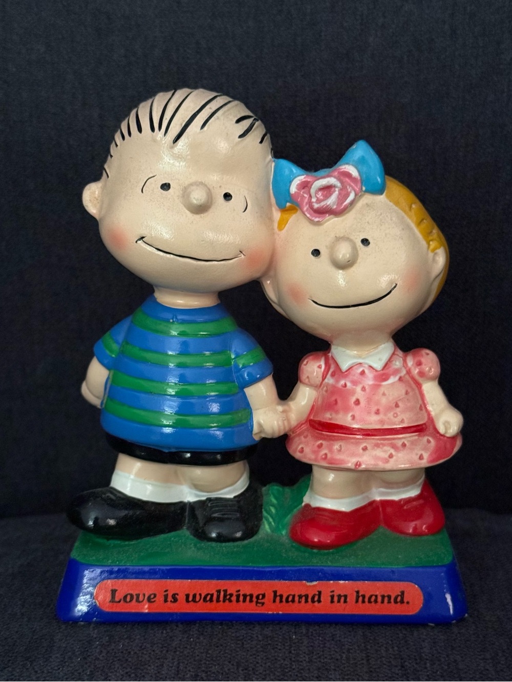 RARE VINTAGE LINUS & SALLY FIGURINE LOVE IS WALKING HAND IN HAND PEANUTS 1970